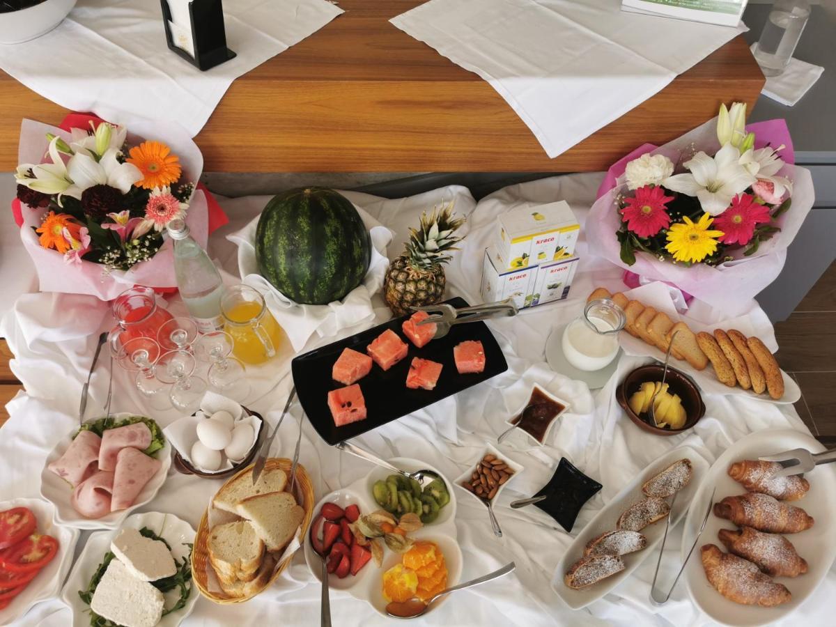 Dolce Italia Hotel Radhime Ngoại thất bức ảnh